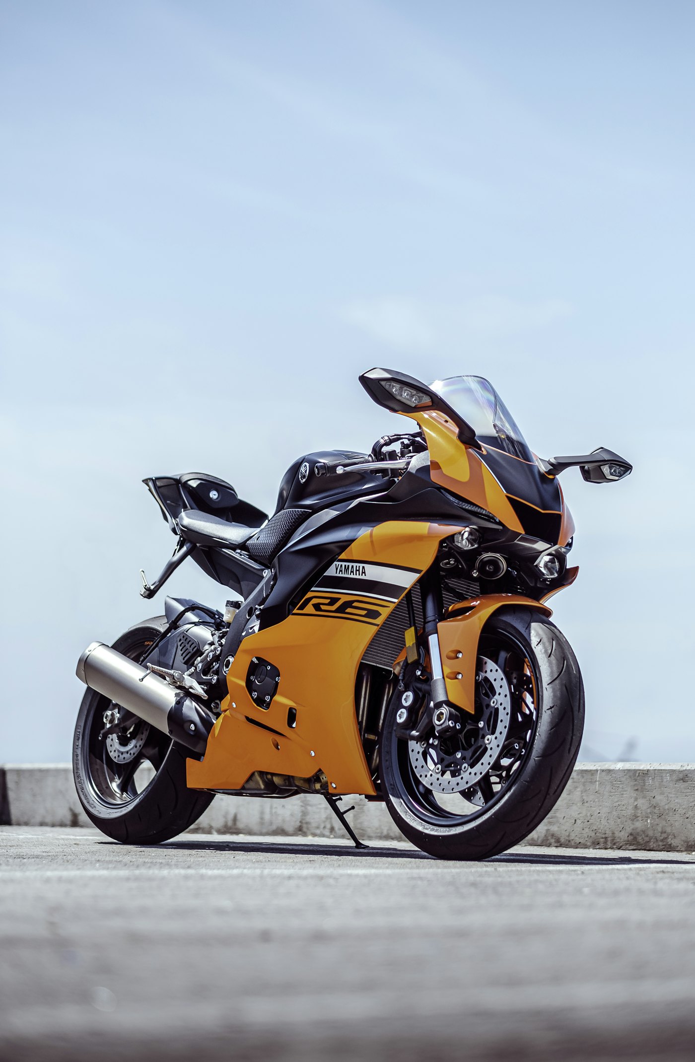 Moto sport sur route, univers Bikezilla